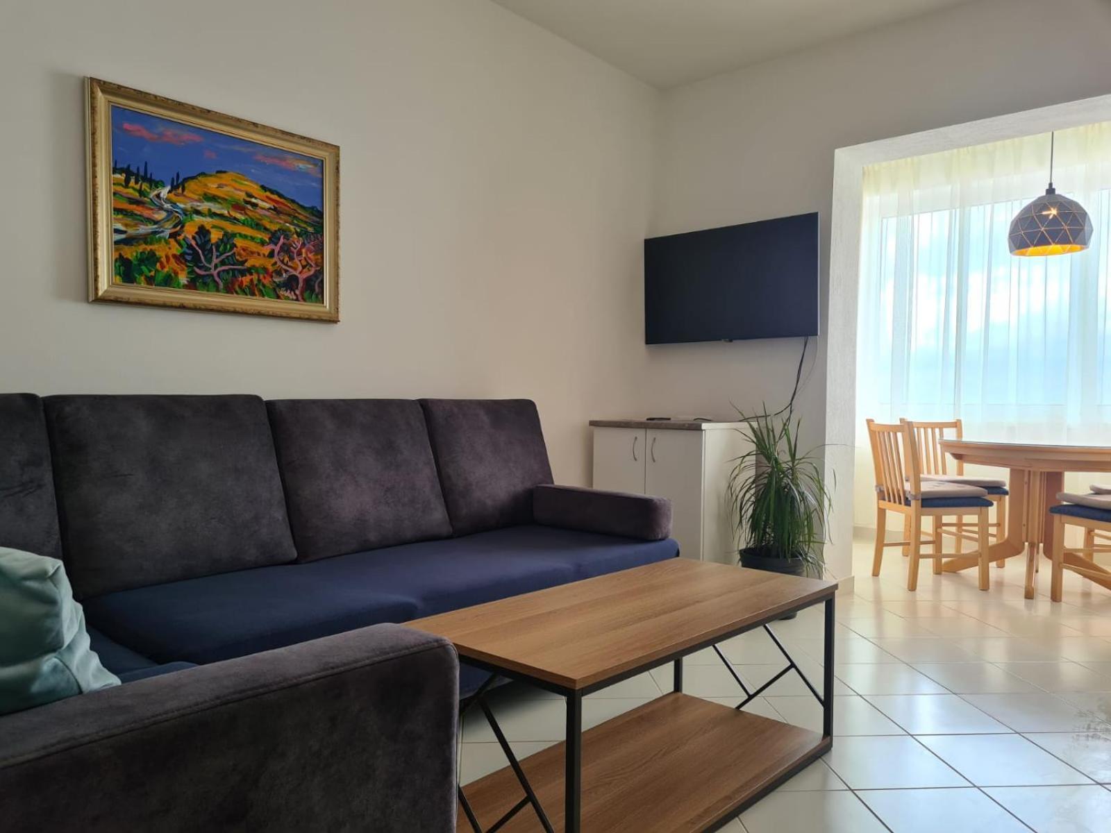 Apartments Jelena Supetar - Four Apartments - A Small House With A Private Yard - Two-Room Apartment With A Sea View - Studio Apartment - Two-Room Apartment With Garden View- Free Parking Exterior photo