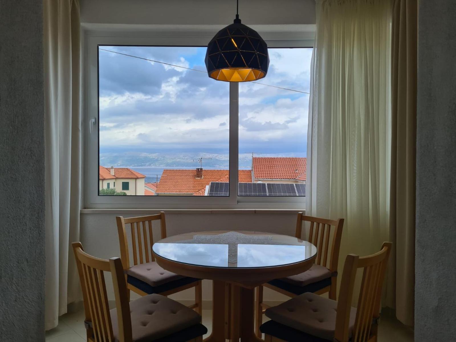 Apartments Jelena Supetar - Four Apartments - A Small House With A Private Yard - Two-Room Apartment With A Sea View - Studio Apartment - Two-Room Apartment With Garden View- Free Parking Exterior photo