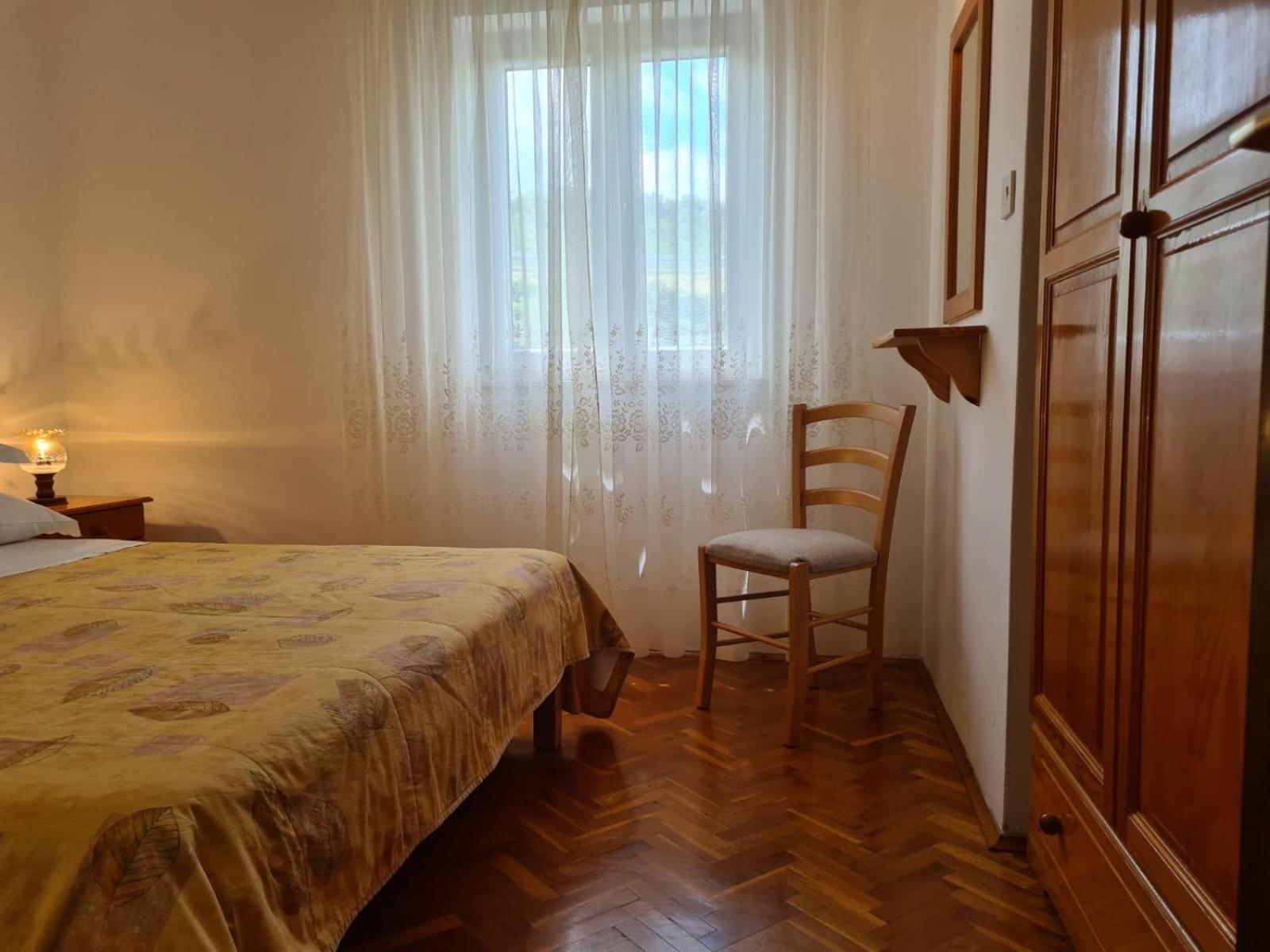 Apartments Jelena Supetar - Four Apartments - A Small House With A Private Yard - Two-Room Apartment With A Sea View - Studio Apartment - Two-Room Apartment With Garden View- Free Parking Exterior photo